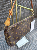 Louis Vuitton Pochette Accessoires