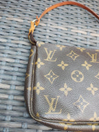 Louis Vuitton Pochette Accessoires