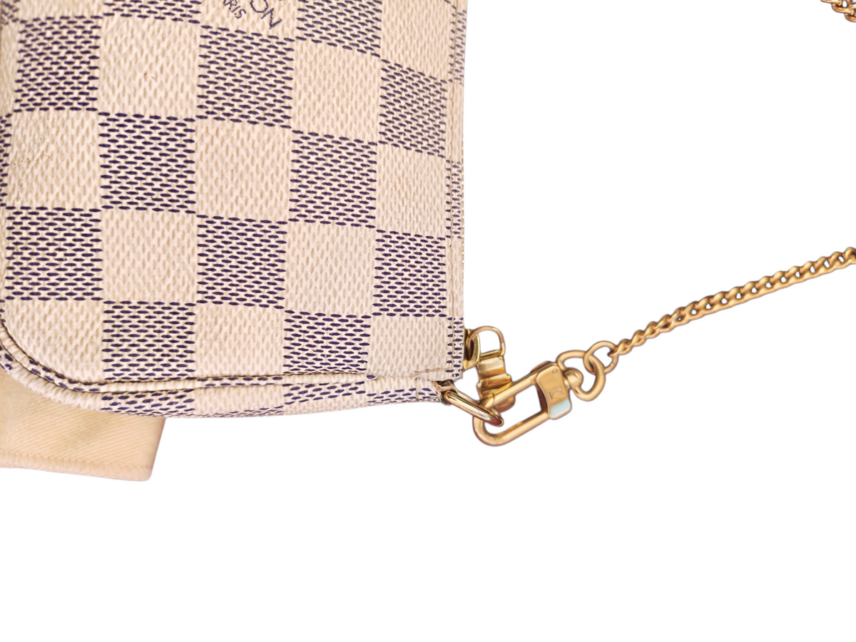 Mini pochette Louis Vuitton