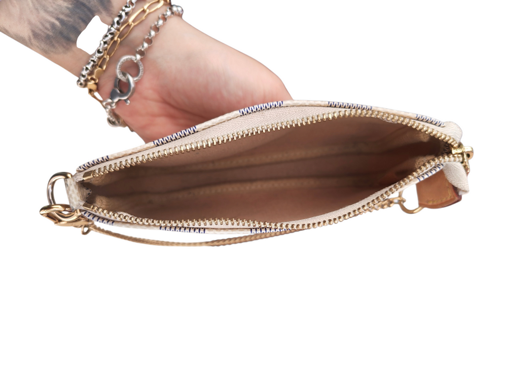 Mini pochette Louis Vuitton
